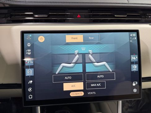 Used 2025 Land Rover Range Rover SE image 47