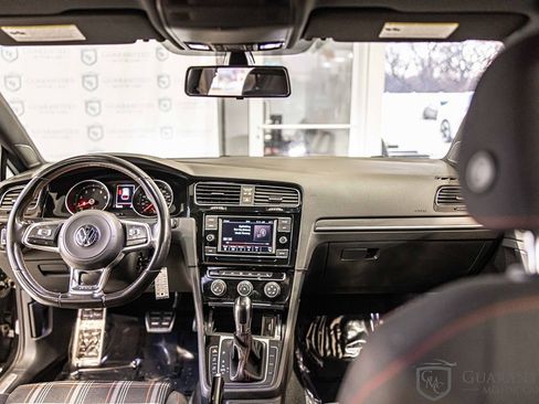 Used 2019 Volkswagen Golf S image 33