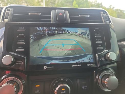 Used 2021 Toyota 4Runner TRD Off-Road Premium AWD/4WD image 28
