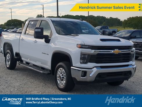 Used 2025 Chevrolet Silverado 2500 LT w/ Convenience Package AWD/4WD image 1