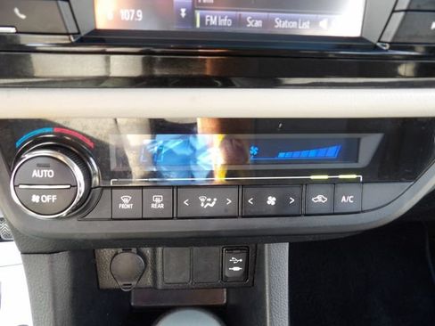 Used 2016 Toyota Corolla LE FWD image 23