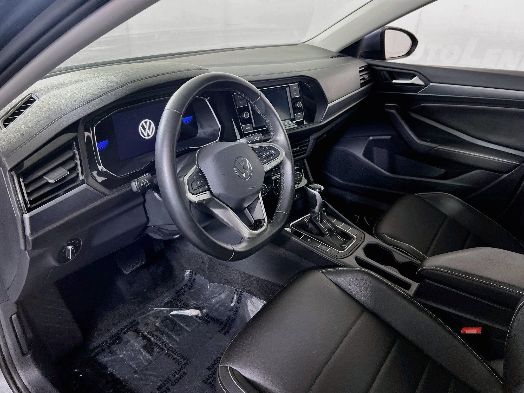 Used 2023 Volkswagen Jetta SE FWD image 9