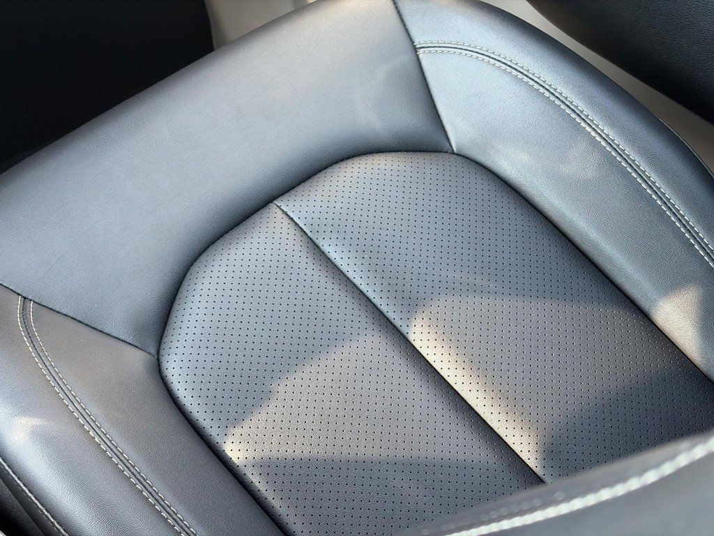 Used 2024 Chrysler Pacifica Touring-L FWD image 18