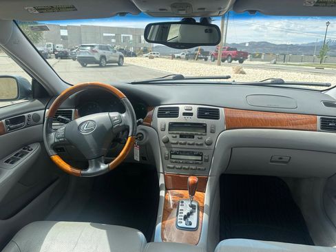 Used 2005 Lexus ES 330 FWD image 16