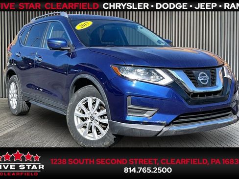 Used 2017 Nissan Rogue SV w/ SV Premium Package AWD/4WD image 1
