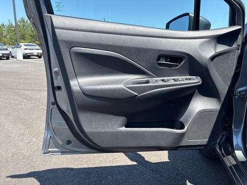 Used 2025 Nissan Versa S FWD image 3