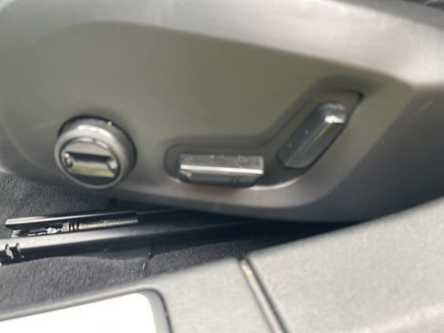 Used 2025 Volvo V60 B5 Cross Country Plus image 18