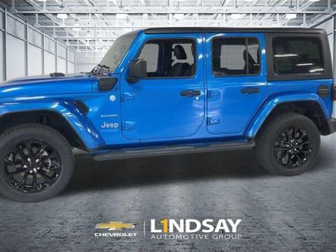 Used 2021 Jeep Wrangler Unlimited Sahara w/ Cold Weather Group AWD/4WD image 6