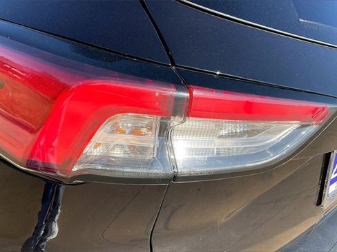 Used 2021 Ford Escape SE image 30