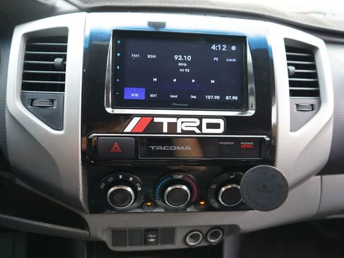 Used 2015 Toyota Tacoma PreRunner image 14