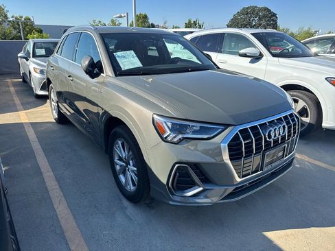 Certified 2025 Audi Q3 2.0T Premium Plus w/ Premium Plus Package AWD/4WD image 2