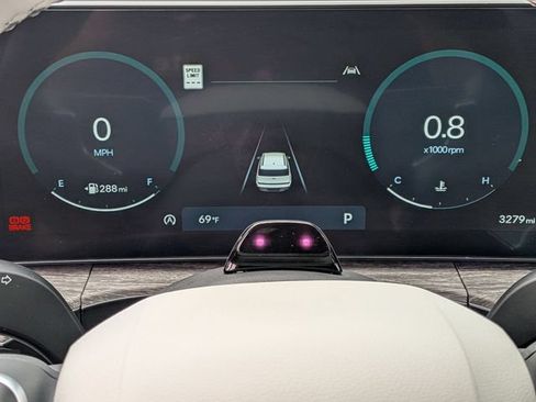 Used 2025 Hyundai Santa Fe Calligraphy FWD image 17
