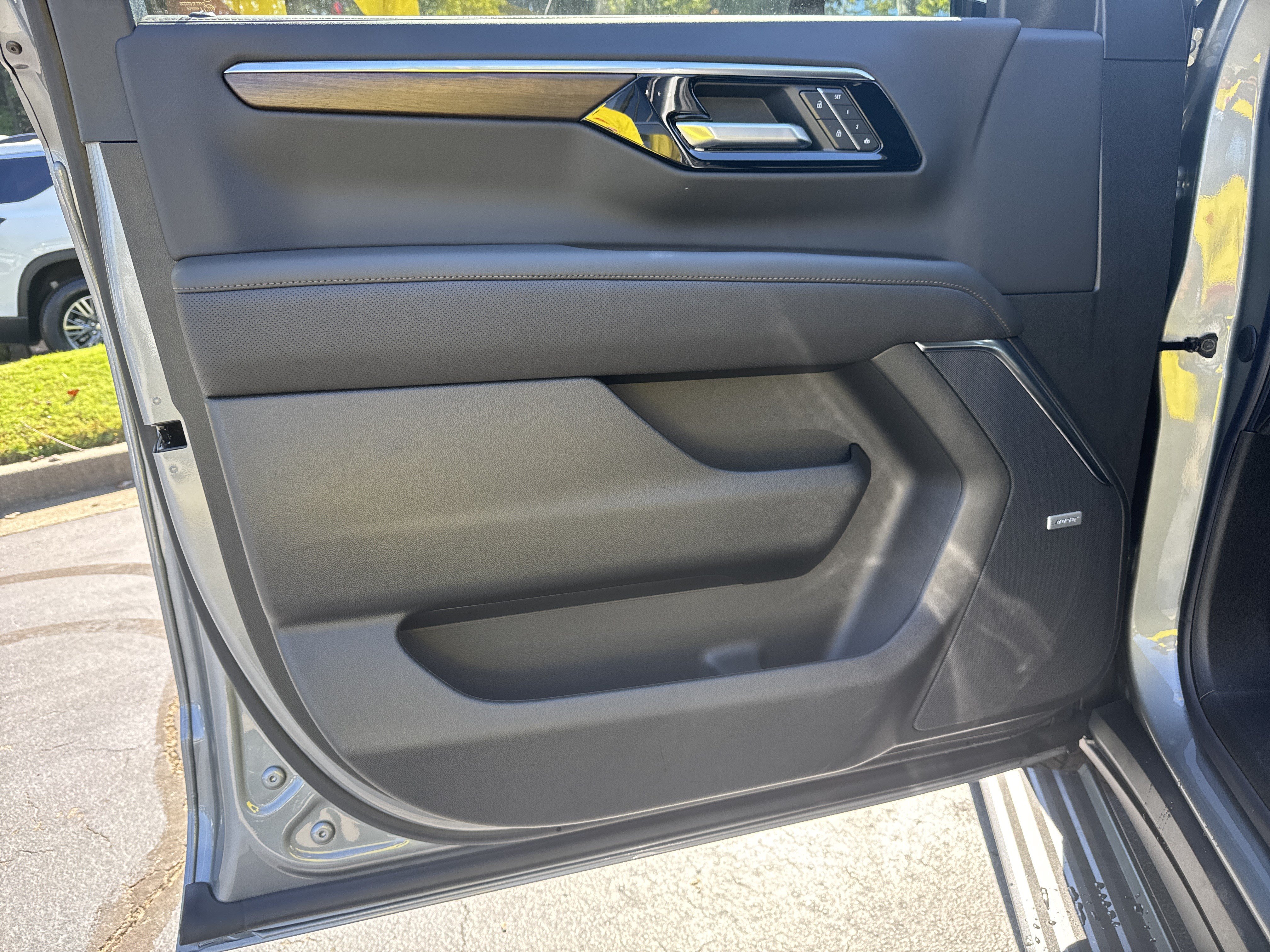 New 2027 Chevrolet Tahoe High Country AWD/4WD image 10