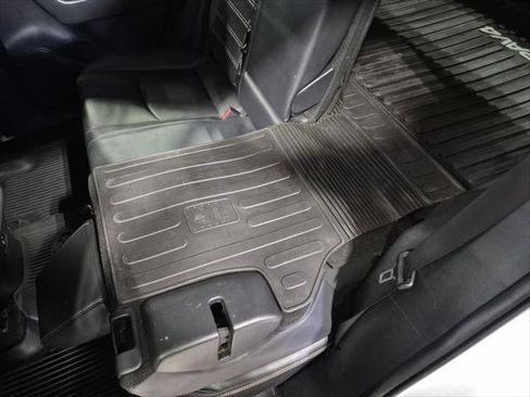 Used 2020 Toyota RAV4 Limited image 22