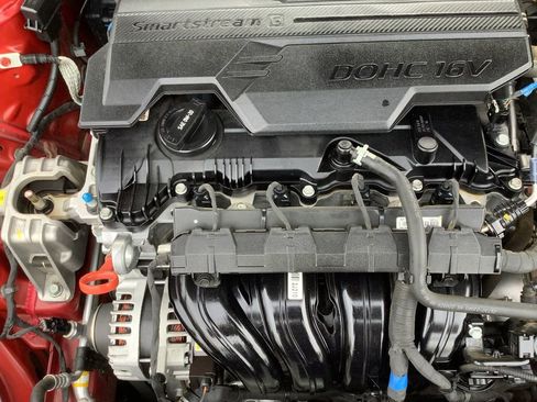 Used 2022 Hyundai Elantra SE image 21