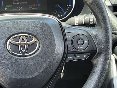 Used 2025 Toyota RAV4 XLE AWD/4WD image 14