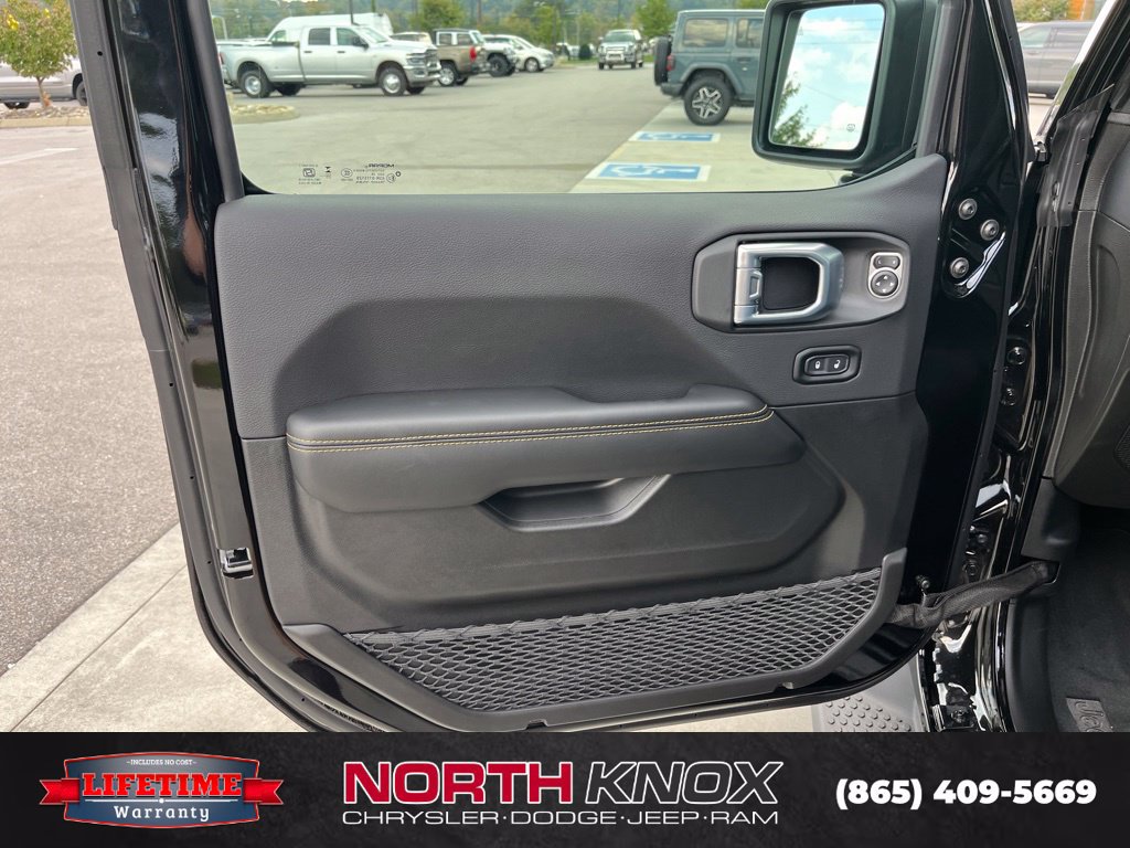 New 2027 Jeep Wrangler Unlimited Sahara AWD/4WD image 5