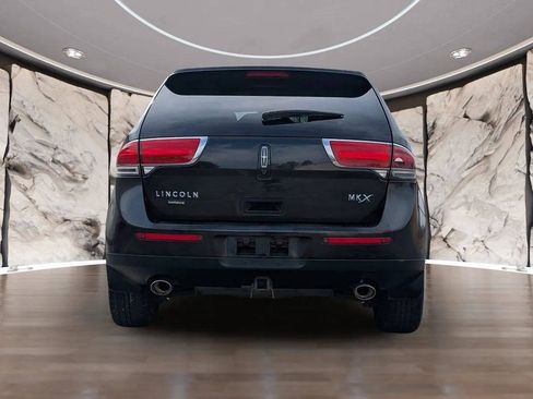 Used 2013 Lincoln MKX FWD image 10