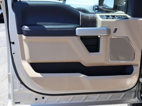 Used 2017 Ford F250 Lariat AWD/4WD image 16