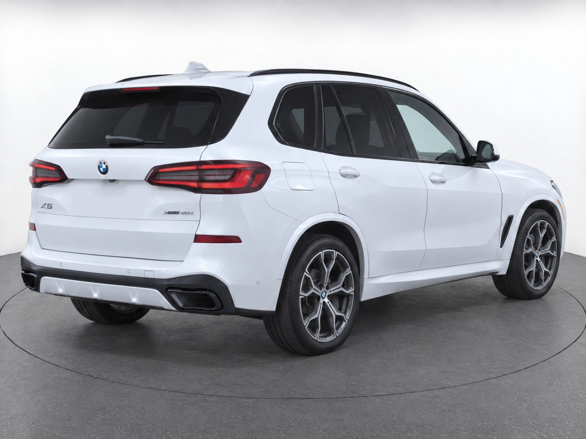 Used 2020 BMW X5 xDrive40i w/ M Sport Package AWD/4WD image 4