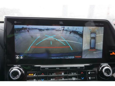 Certified 2021 Toyota Highlander Limited AWD/4WD image 5