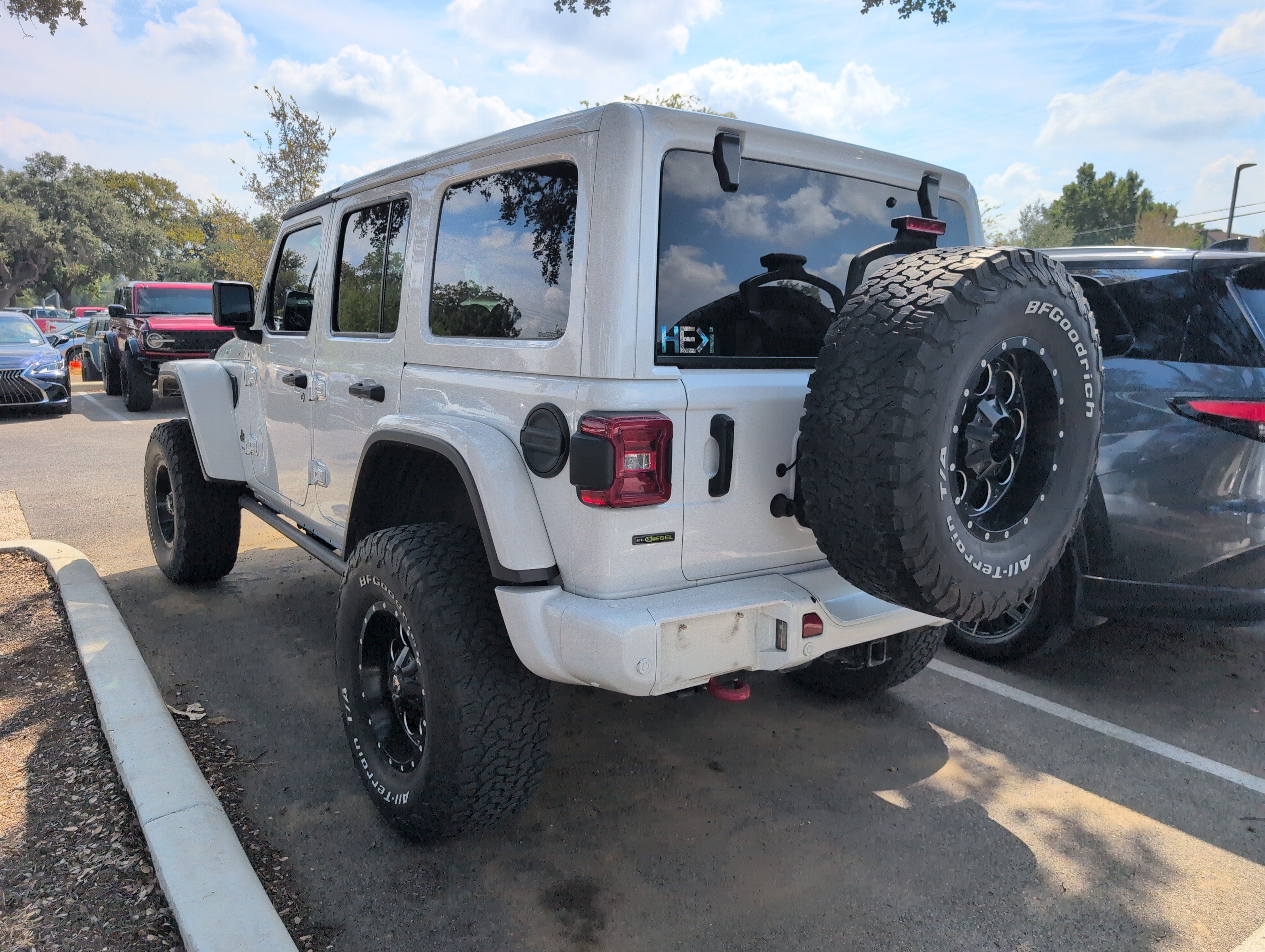 Used 2021 Jeep Wrangler Unlimited Rubicon AWD/4WD image 4