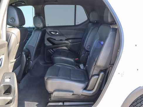 Used 2023 Chevrolet Traverse LT FWD image 8