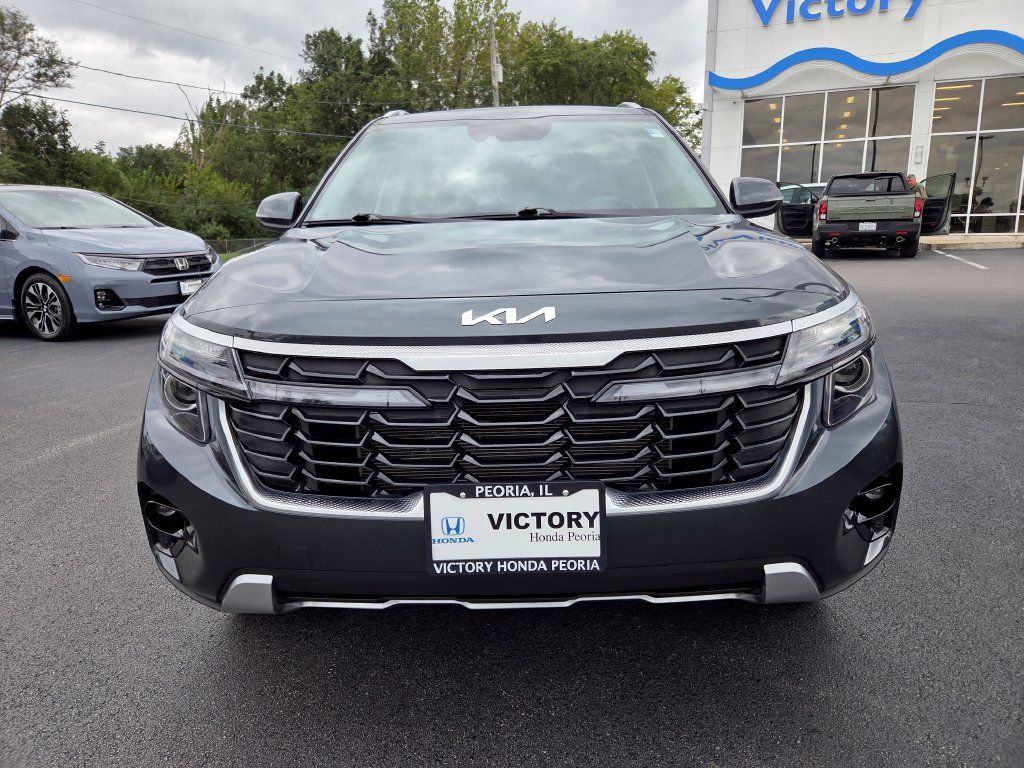 Used 2024 Kia Seltos S AWD/4WD image 2