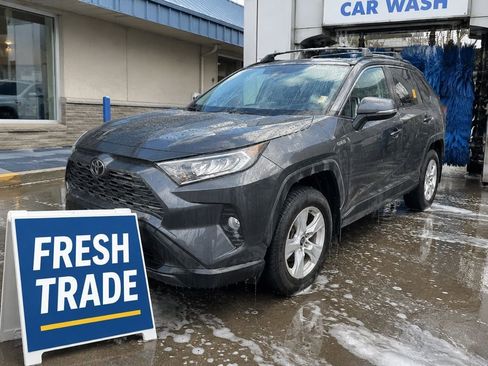 Used 2020 Toyota RAV4 XLE w/ Convenience Package AWD/4WD image 1