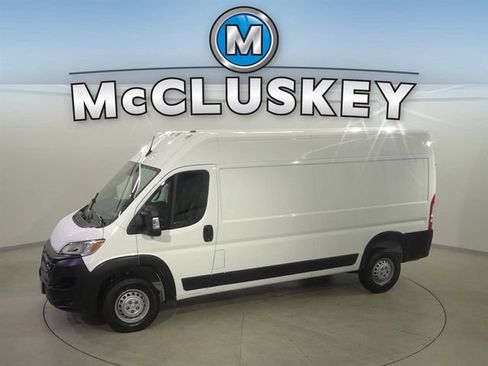 Used 2025 RAM ProMaster 2500 w/ Convenience Group FWD image 1