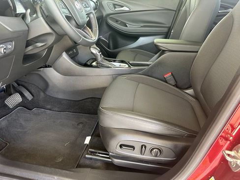 Used 2022 Buick Encore GX Preferred w/ Cold Weather Comfort Package FWD image 14
