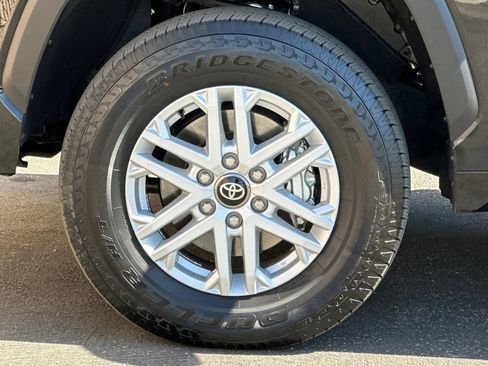 Used 2025 Toyota Tundra SR5 AWD/4WD image 26