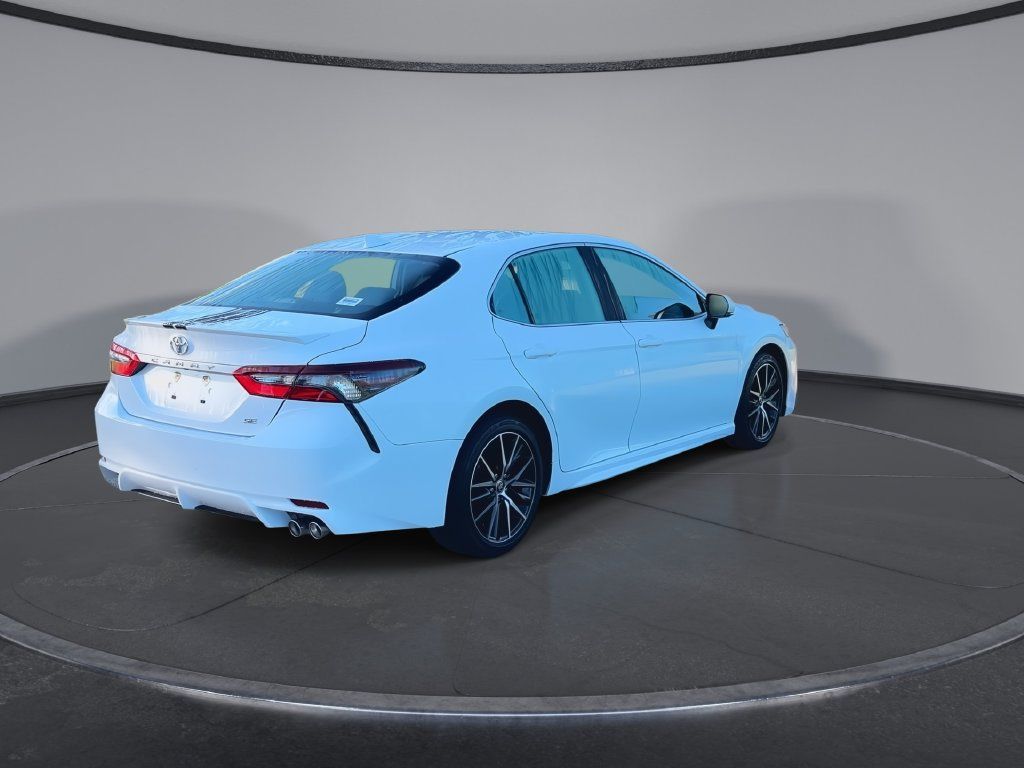 Used 2023 Toyota Camry SE FWD image 8