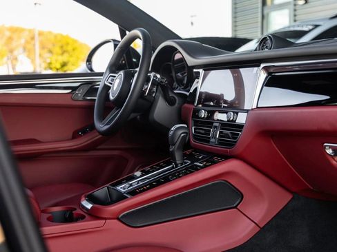 New 2026 Porsche Macan image 94