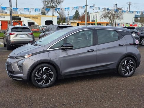 Used 2022 Chevrolet Bolt LT w/ Infotainment Package image 35