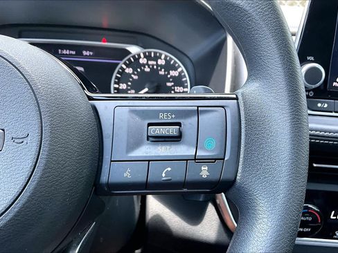 Certified 2023 Nissan Rogue SV FWD image 24
