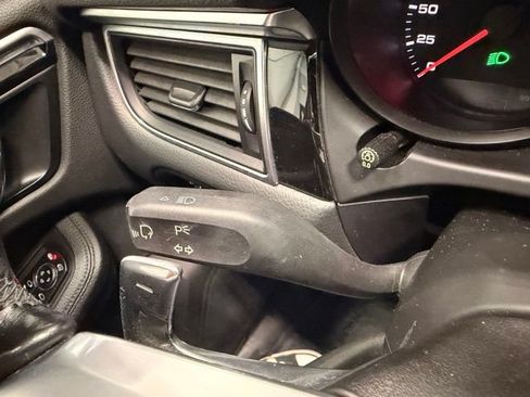 Used 2018 Porsche Macan Sport Edition AWD/4WD image 29
