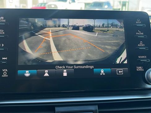 Used 2018 Honda Accord Touring image 24