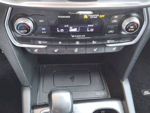 Used 2020 Hyundai Santa Fe Limited FWD image 18