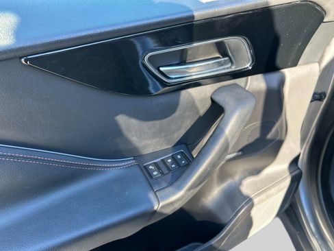 Used 2017 Jaguar F-PACE Prestige image 19
