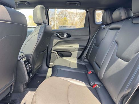 Used 2025 Jeep Compass Limited w/ Sun & Sound Group AWD/4WD image 14