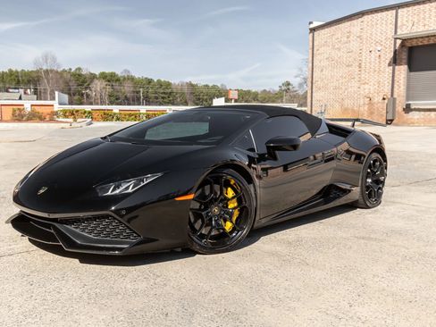 Used 2017 Lamborghini Huracan LP 610-4 image 2