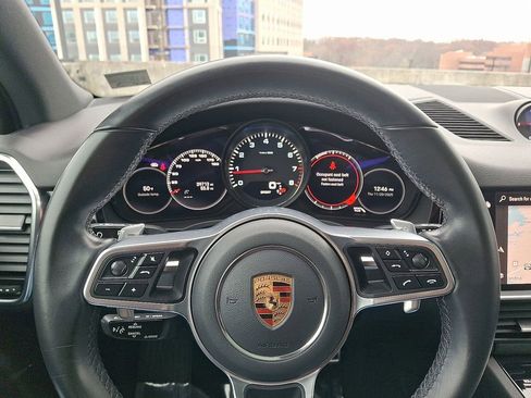 Used 2023 Porsche Cayenne S image 23