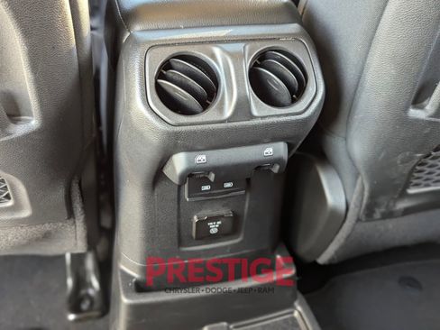 Used 2022 Jeep Wrangler Unlimited Rubicon 4xe image 30