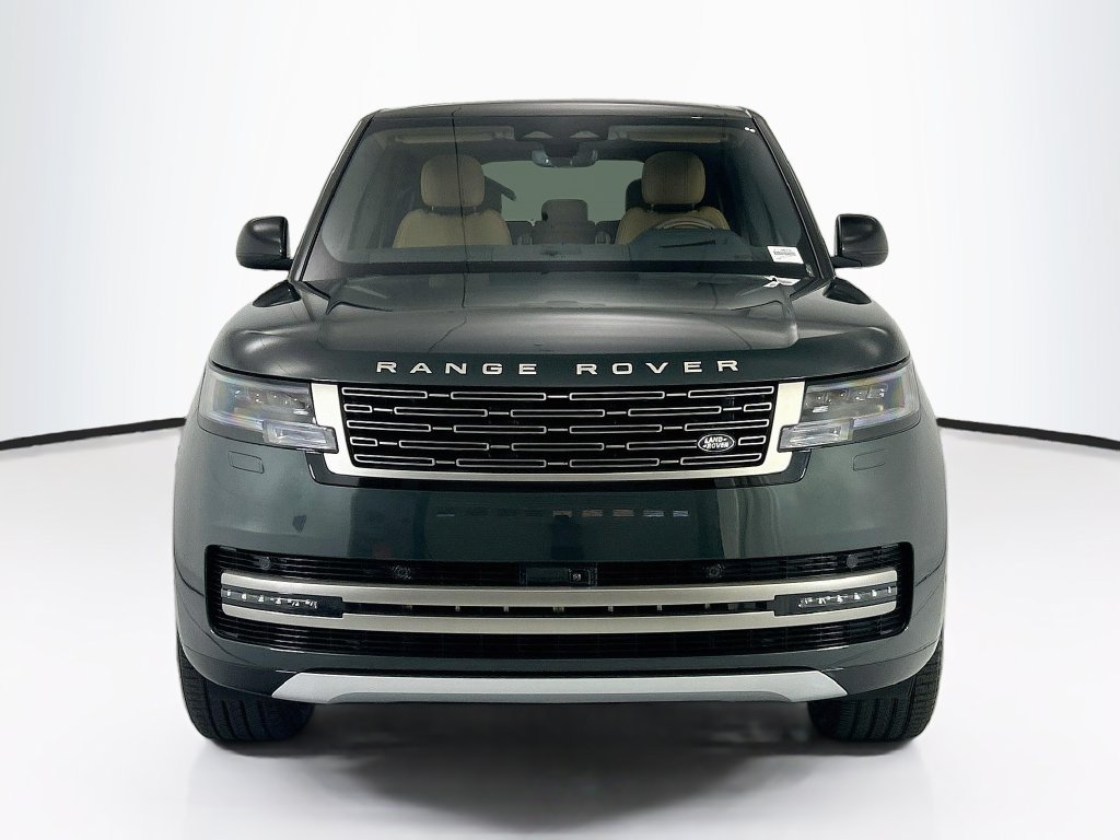 New 2027 Land Rover Range Rover Long Wheelbase SE AWD/4WD image 2