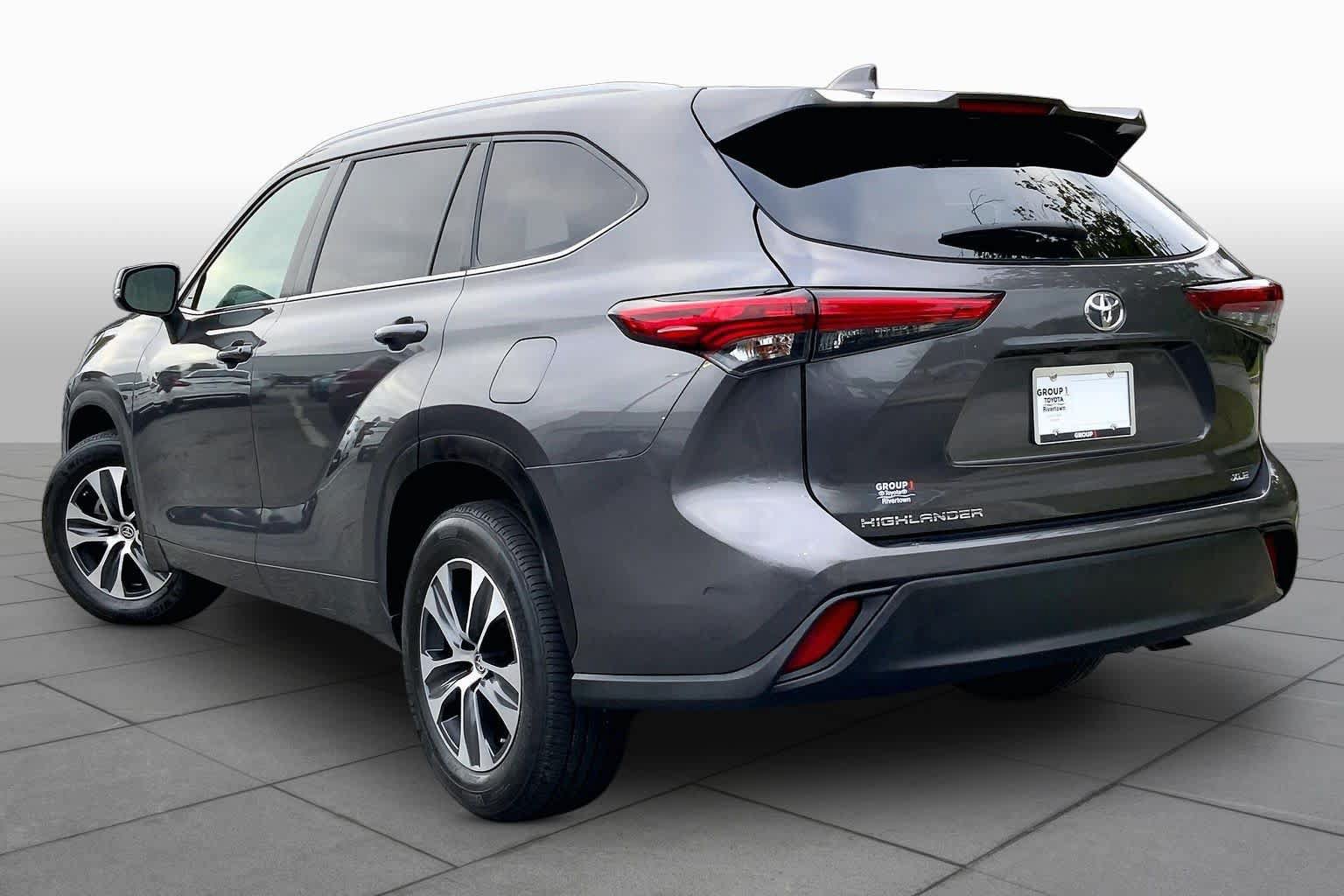 Used 2023 Toyota Highlander XLE FWD image 11