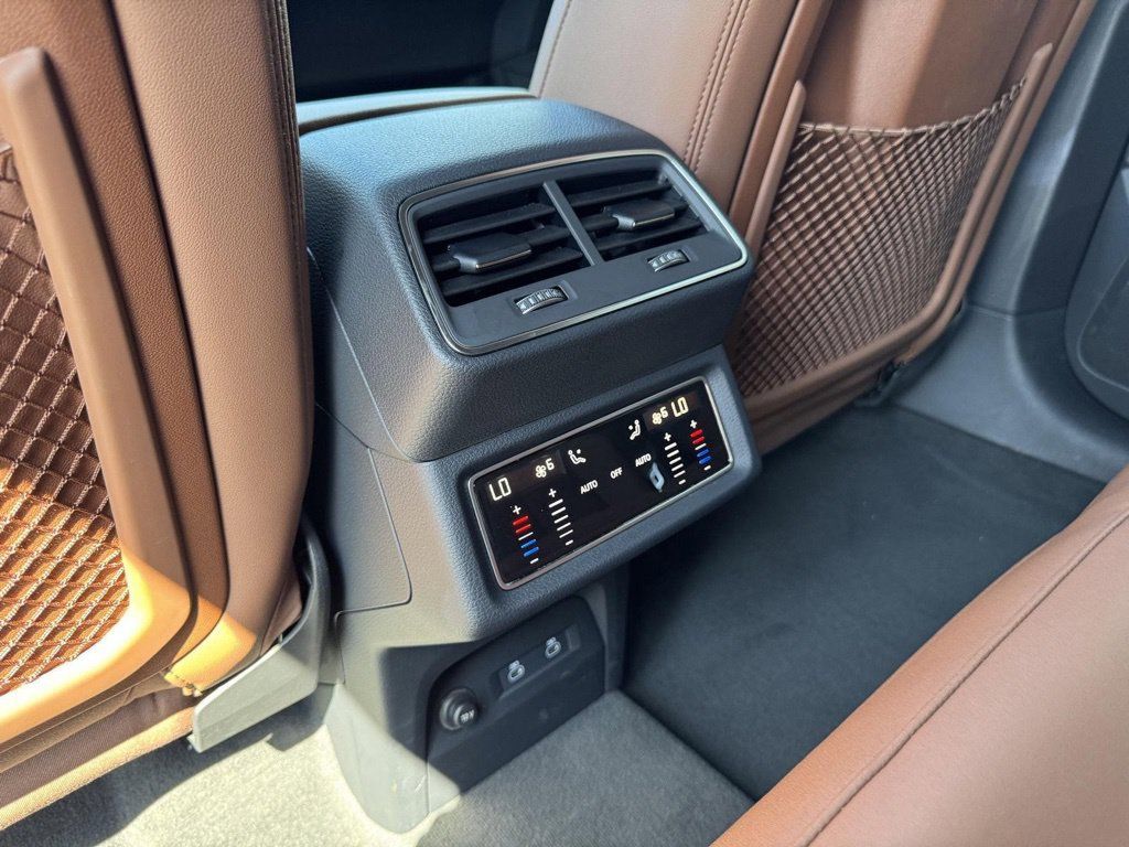 Used 2022 Audi e-tron Premium AWD/4WD image 25