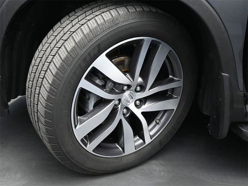 Used 2018 Honda Pilot Touring image 24