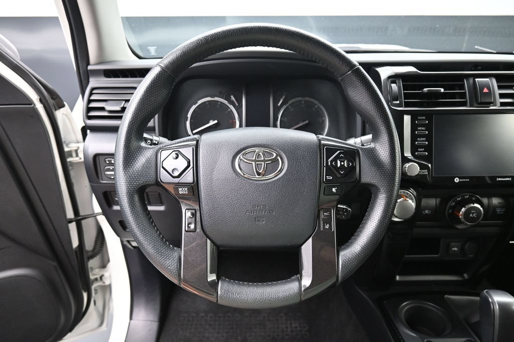 Used 2021 Toyota 4Runner Venture w/ Moonroof Package AWD/4WD image 16