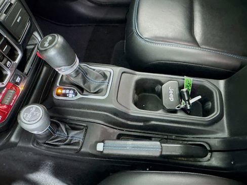 Used 2023 Jeep Wrangler Unlimited Rubicon 4xe image 18